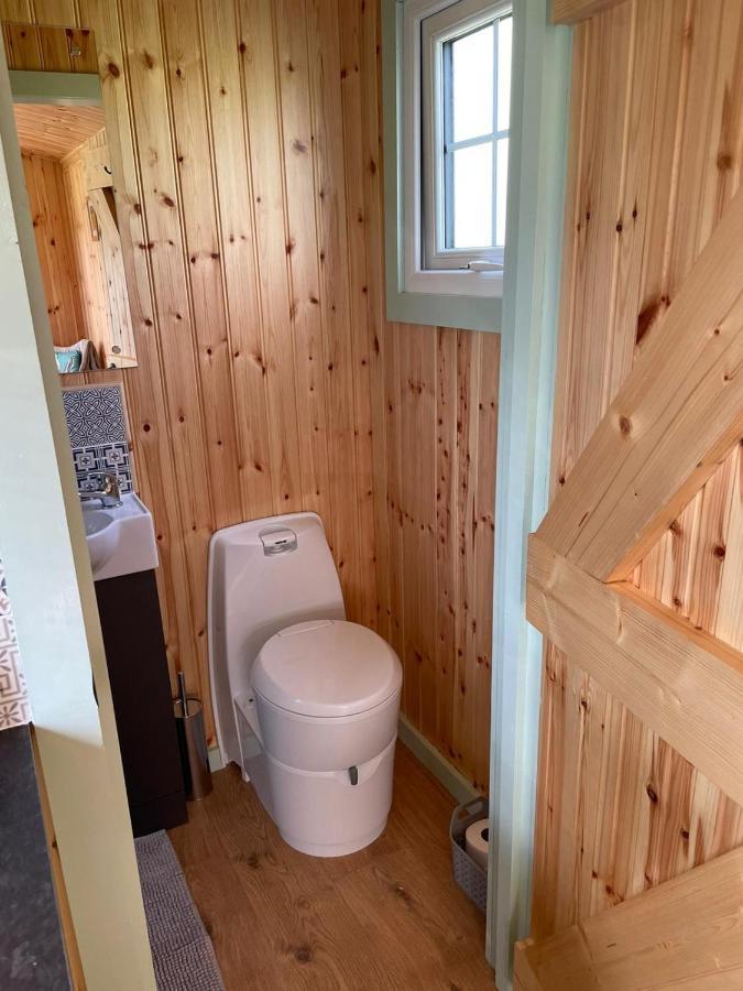 Chalet Fauld O Wheat Shepherds Hut , Loch Ken ,off Grid