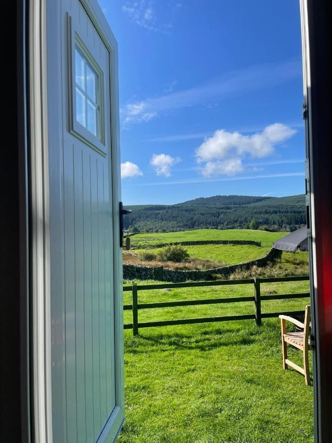 Chalet Fauld O Wheat Shepherds Hut , Loch Ken ,off Grid Castle Douglas
