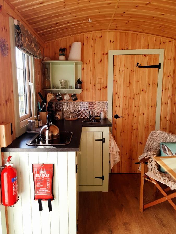 Fauld O Wheat Shepherds Hut , Loch Ken ,off Grid Chalet *